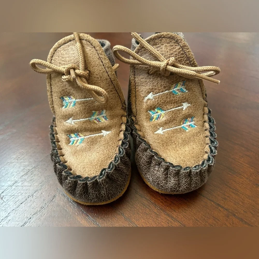 Old West Tan Moccasins with Colorful Arrows